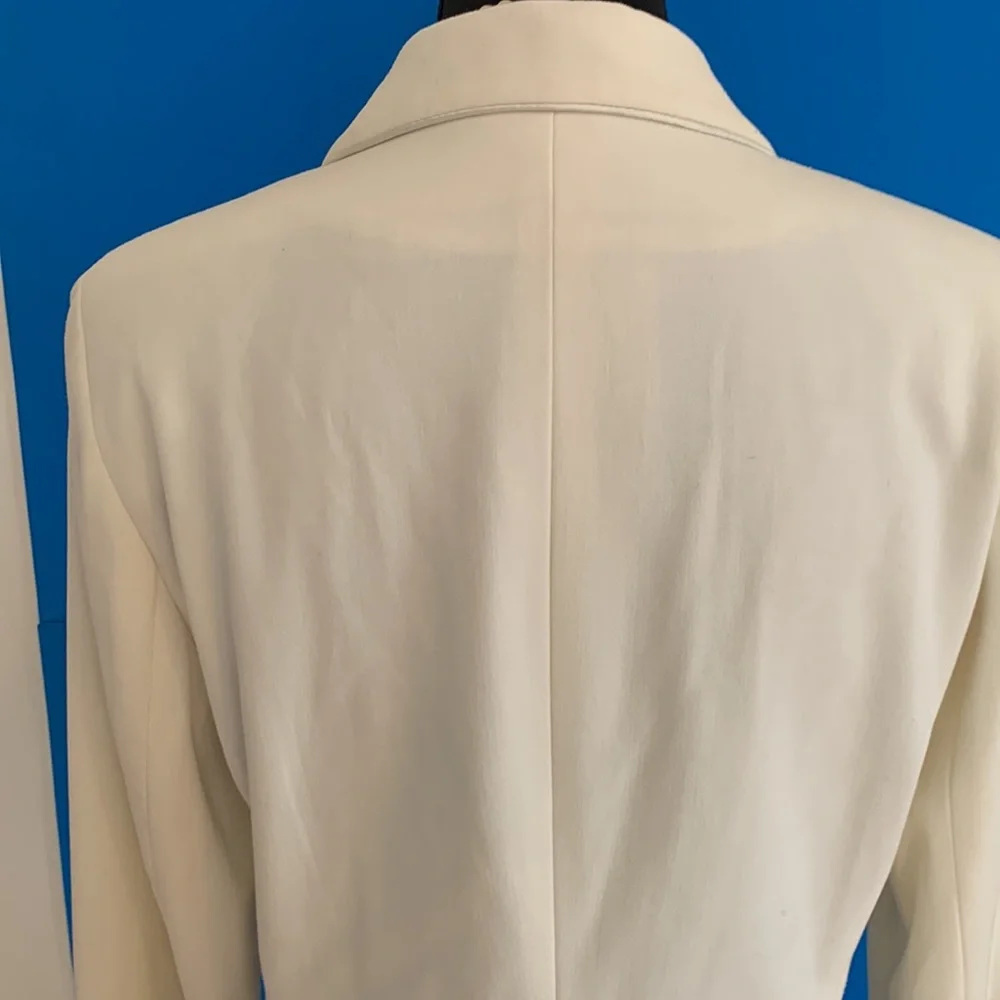Excellent Condition Blazer - Picture 6 of 10